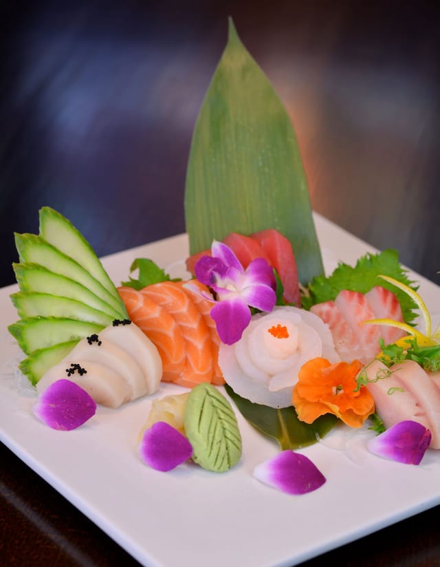 Sashimi Deluxe.